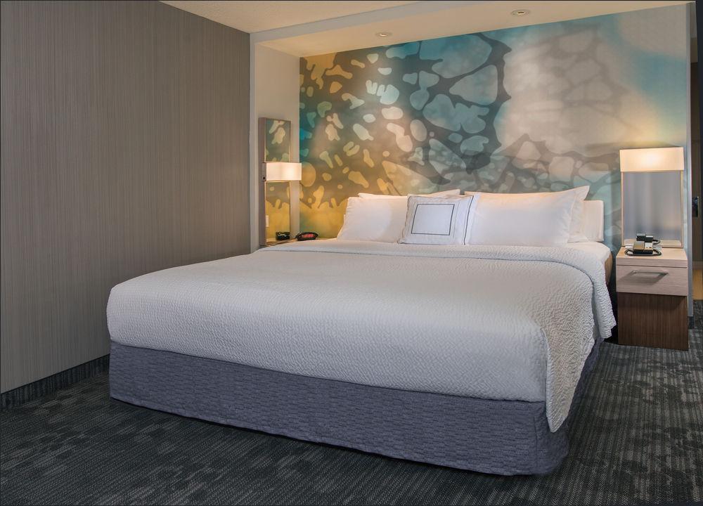 Courtyard By Marriott Lansing Hotell Eksteriør bilde