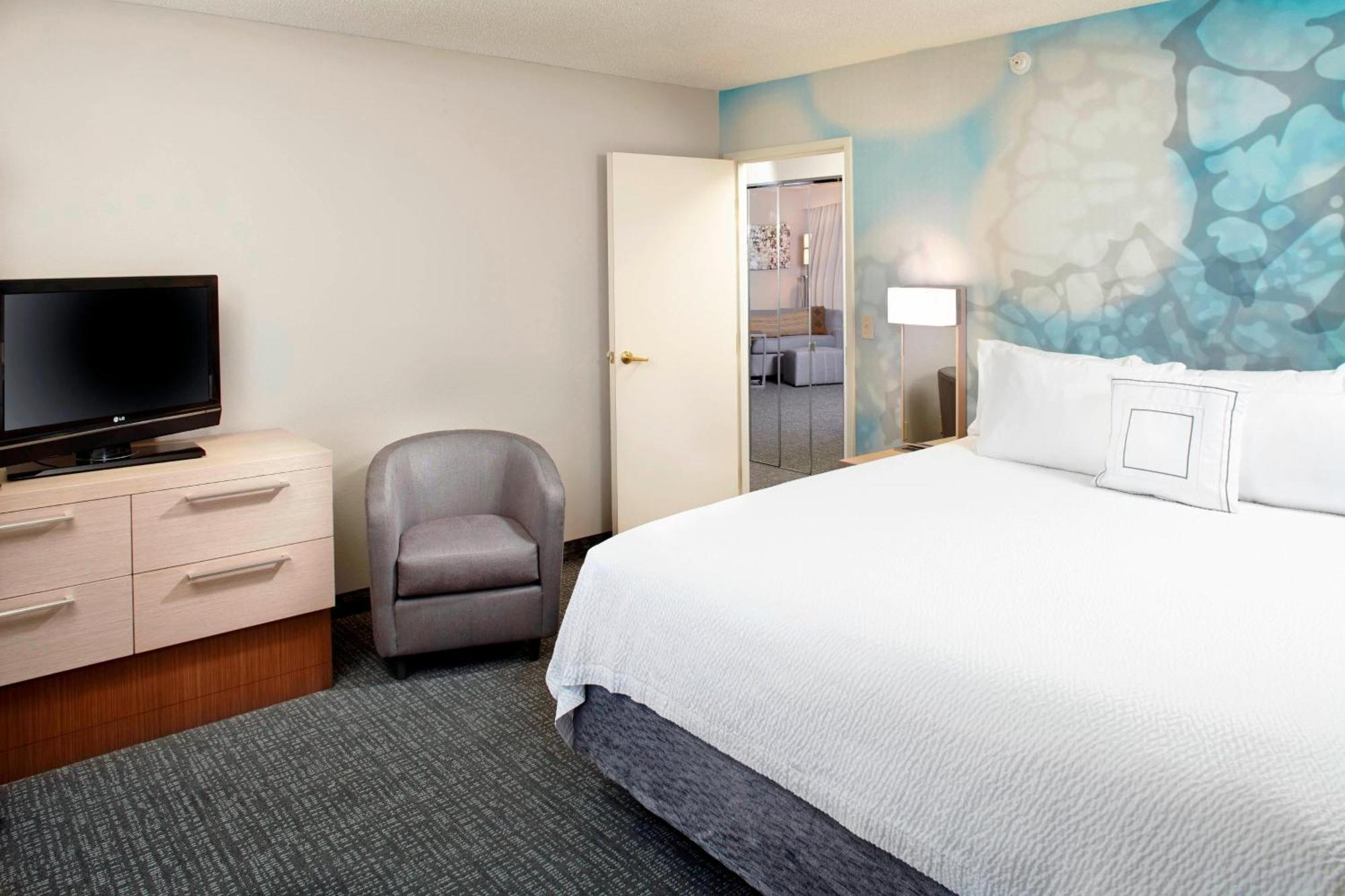 Courtyard By Marriott Lansing Hotell Eksteriør bilde