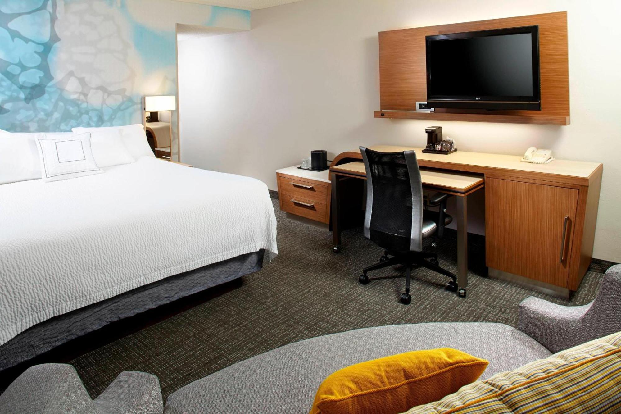 Courtyard By Marriott Lansing Hotell Eksteriør bilde