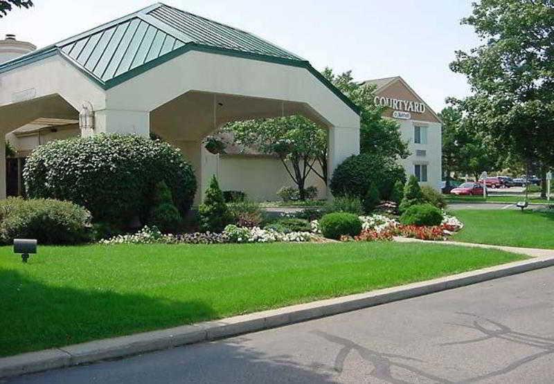 Courtyard By Marriott Lansing Hotell Eksteriør bilde