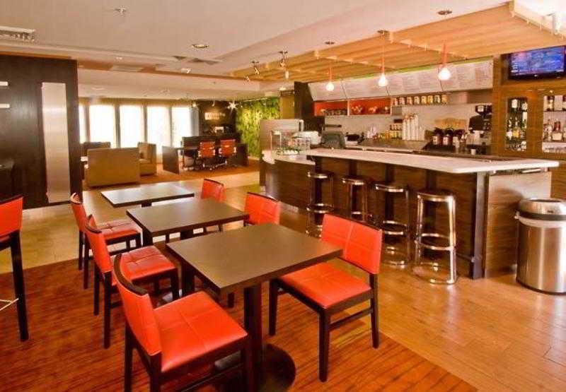 Courtyard By Marriott Lansing Hotell Eksteriør bilde
